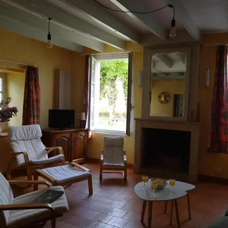 De Charme Au Coeur D'une Petite Cite De Caractere Pres D'une Riviere Et Monuments Historiques - Fr-1-410-237 Vakantiehuis