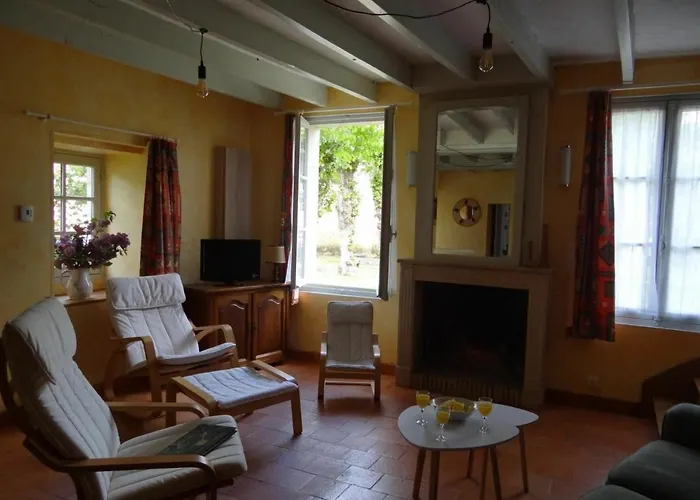 De Charme Au Coeur D'une Petite Cite De Caractere Pres D'une Riviere Et Monuments Historiques - Fr-1-410-237 Nyaraló