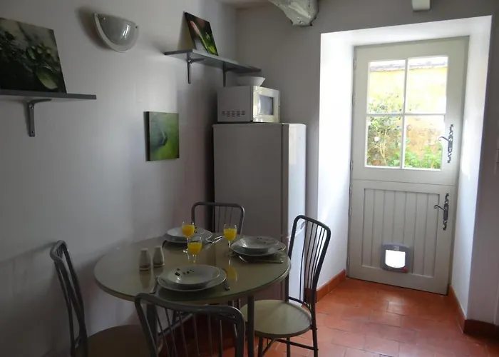 Nyaraló De Charme Au Coeur D'une Petite Cite De Caractere Pres D'une Riviere Et Monuments Historiques - Fr-1-410-237 Asnières-sur-Vègre